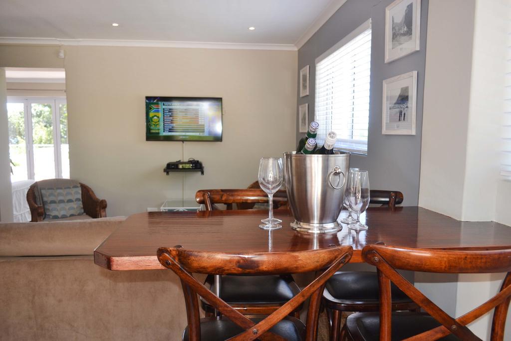 Seabreeze Luxury Two Bedroom Self Catering Penthouse *